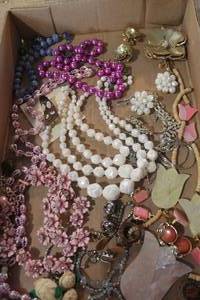 lot 4038 image: Flat of Misc. Jewelry