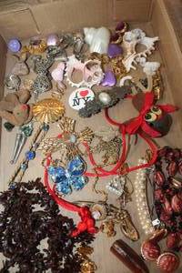 lot 4041 image: Flat of Misc. Jewelry