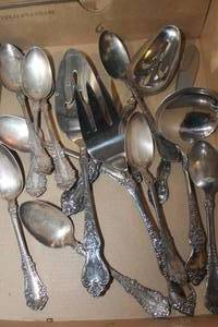 lot 4047 image: Flat of Misc. Silverware