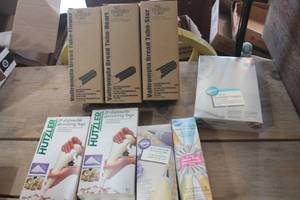 lot 4082 image: NIB Pampered Chef Bread Tubes, Wilton Decorating Bags & More