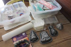 lot 4104 image: NIP Cake Decorating Items and More