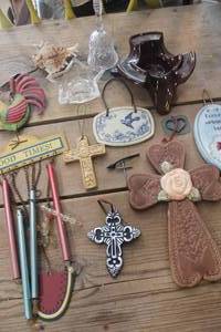 lot 4110 image: Vtg. Candleholders, Wind Chime and More