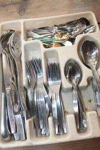 lot 4112 image: Misc. Silverware