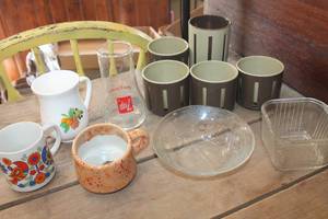 lot 4115 image: Vintage Coffee Cups and More