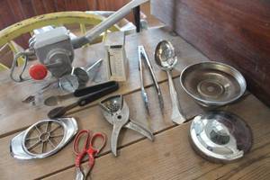 lot 4131 image: Vintage Flour Sifter and More
