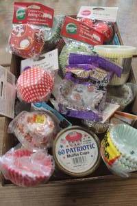 lot 4134 image: Flat of NIP Cupcake Liners