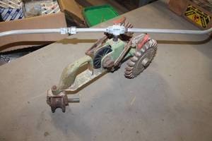 lot 4145 image: Lawn Tractor