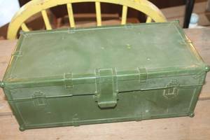 lot 4157 image: Vtg. Plastic Army Green Storage Box
