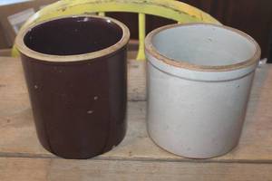 lot 4176 image: 2 Vintage Crocks