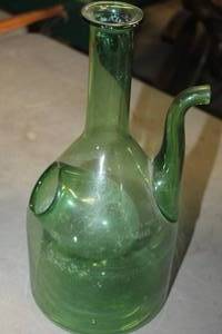 lot 4186 image: Vintage Green Glass Wine Decanter wIce Chamber