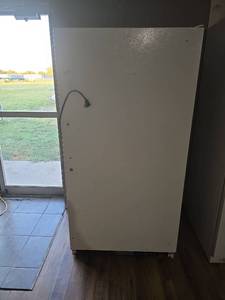lot 12 image: Upright Freezer with Wire Shelves and Door Storage Compartments