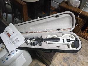 Electric Violin White 4/4 with Bow Case and Accessories