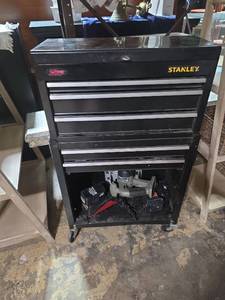 lot 20 image: Stanley Tool Storage Chest with Drawers and Casters, with contents