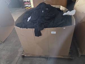 lot 218 image: Epic Cool Epic Sports Black Polyester Shirts Adult X Large Lot