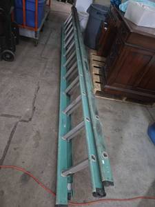 lot 230 image: Keller Extension Ladder 28 ft Multi-Section