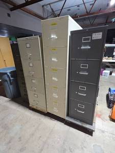 lot 232 image: Lot of 4 filing cabinets