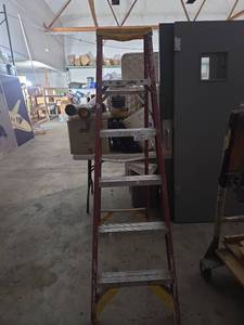 lot 244 image: 6 ft fiberglass ladder