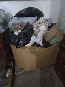 lot 269 image: Clothing and Bedding Lot Mixed Items
