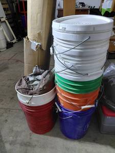lot 72 image: Lot of buckets