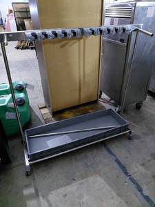 lot 53 image: Nice broommop utility rack cart