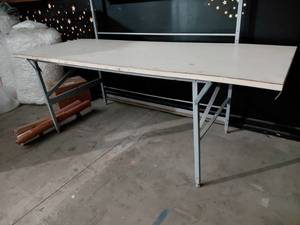 lot 81 image: Nice Uline shipping table