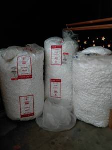 lot 78 image: Bags of packing peanuts