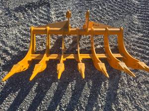 lot 5018 image: Cat 307 Excavator  48inch Root  Brush Rake