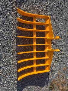 lot 5020 image: CAT 307 Excavator  45 inch Root  Brush Rake Attachment
