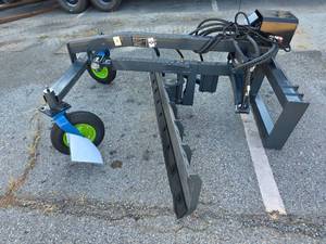 lot 5022 image: GIYI Skid Steer Grader with Hydraulic Wheels & 87inch Wide Blade