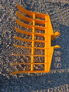 lot 5025 image: CAT 307 Excavator 45 inch Root  Brush Rake Attachment
