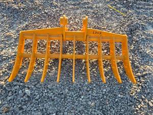 lot 5027 image: Cat 303 Mini Excavator 38in Root  Brush Rake Attachment