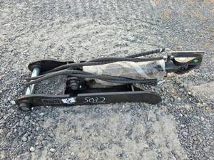 lot 5032 image: Excavator 5 Ton Hydraulic Thumb Clamp 36 inch 2600lb clamp force