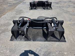 lot 5056 image: GIYI 72 inch Skid Steer Grapple Bucket Smooth Bottom Grabber