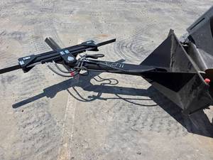 lot 5071 image: Skid Steer Wheel Lift Tire Lifter STL75 2645 lbs 75 in Working Width