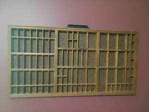 lot 908 image: Painters Tray for Miniatures.  18 x 32 x 1.  Located in basement