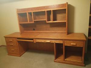 lot 918 image: Oak Desk.  67 x 8ft 9in. x 25.   Located in basement