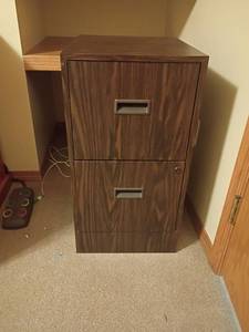 lot 919 image: Metal Filing Cabinet.   28 x 15 x 18