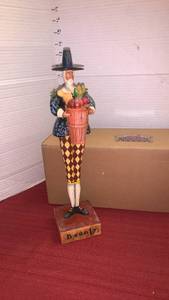 lot 1004 image: Heartwood Creek Jim Shore Bounty 117657T Figurine