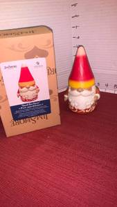 lot 1006 image: Jim Shore Heartwood Creek Small But Sweet Gnome 6009512