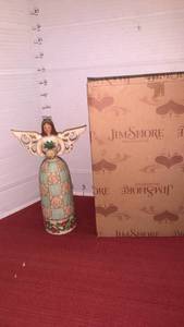 lot 1008 image: Jim Shore Heartwood Creek Welcome Angel 4014034
