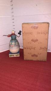 lot 1010 image: Jim Shore Heartwood Creek Hats Off to Winter Snowman 4010360