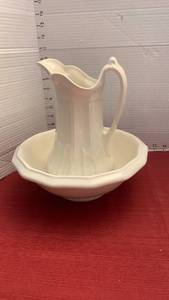 lot 1033 image: Off White Ceramic Pitcher and Bowl Set 2-Piece