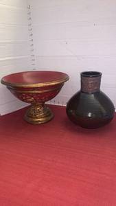 lot 1034 image: Decorative Bowl and Vase