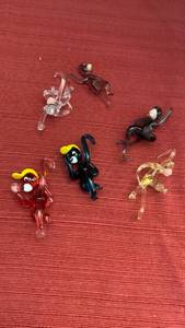 lot 1079 image: Lot of 6 Small Monkey glass Figurines