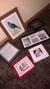 lot 1094 image: Wall decor 19X15 and smaller