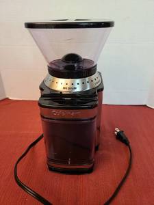 lot 1213 image: Cuisinart coffee grinder