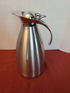 lot 1214 image: Pykal stainless thermal pitcher