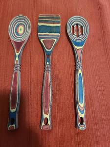lot 1231 image: 3-Piece Kitchen Utensil Set Decorative Serving Spoons Spatula