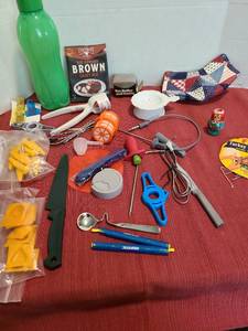 lot 1232 image: Kitchen gadgets.