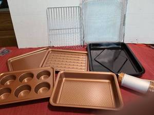 lot 1233 image: Bakeware and more